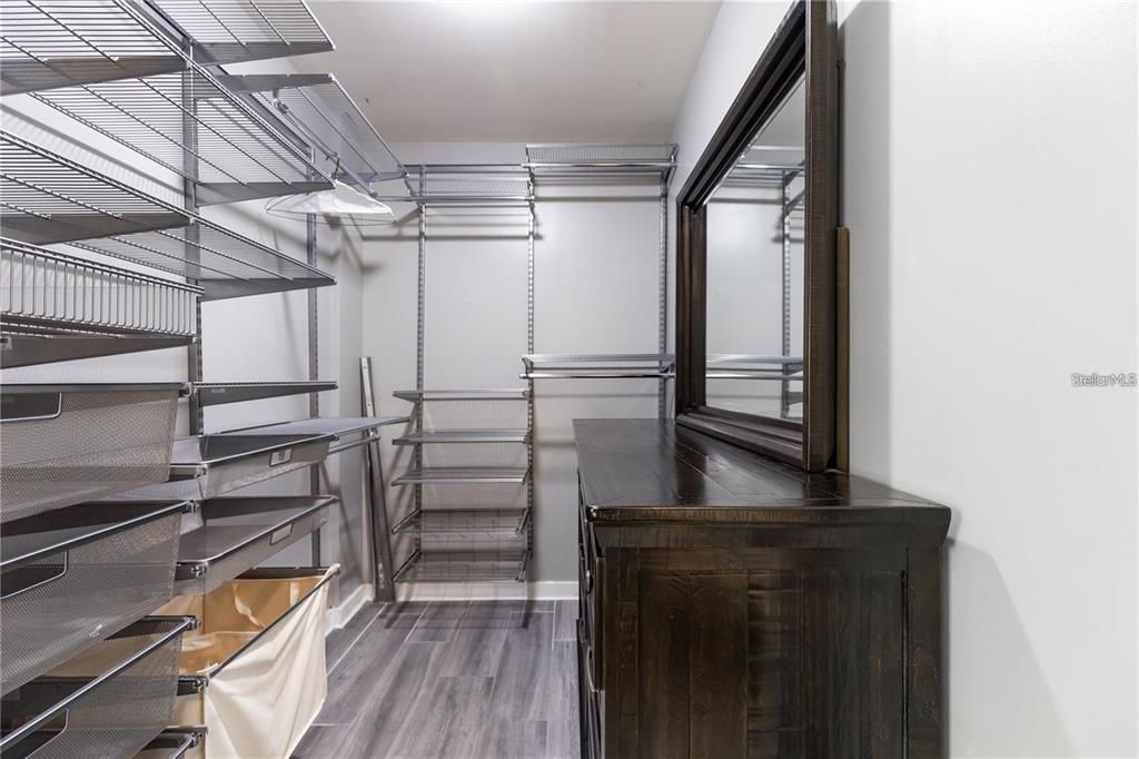 For Sale: $429,990 (1 beds, 1 baths, 772 Square Feet)