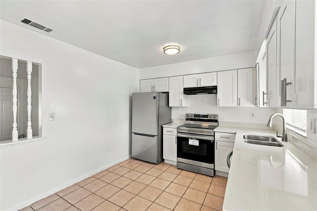 На продажу: $269,000 (4 спален, 1 ванн, 1260 Квадратных фут)