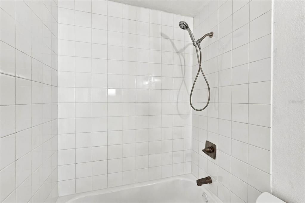 На продажу: $269,000 (4 спален, 1 ванн, 1260 Квадратных фут)