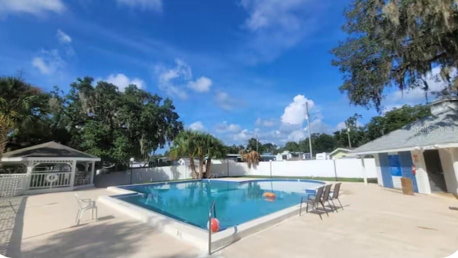 For Sale: $162,000 (2 beds, 2 baths, 1230 Square Feet)