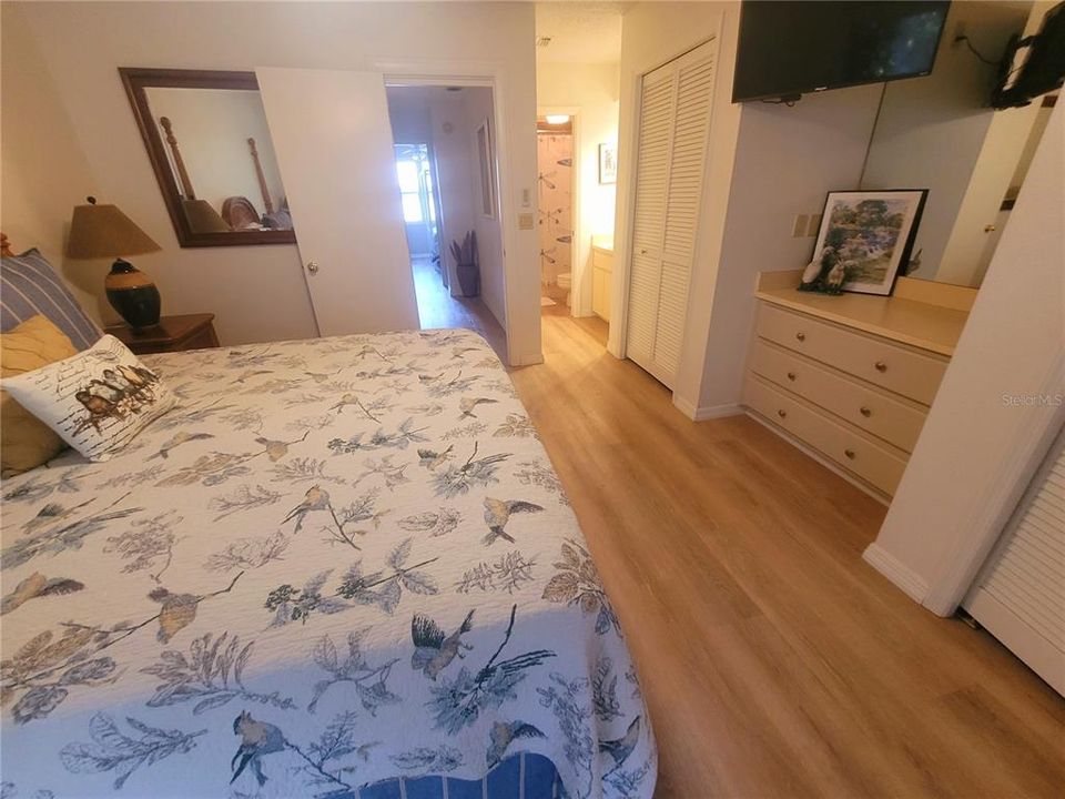 For Sale: $162,000 (2 beds, 2 baths, 1230 Square Feet)