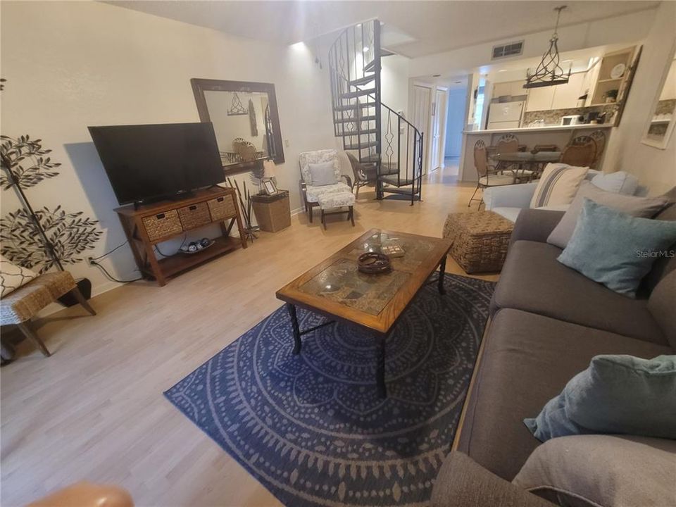 For Sale: $162,000 (2 beds, 2 baths, 1230 Square Feet)