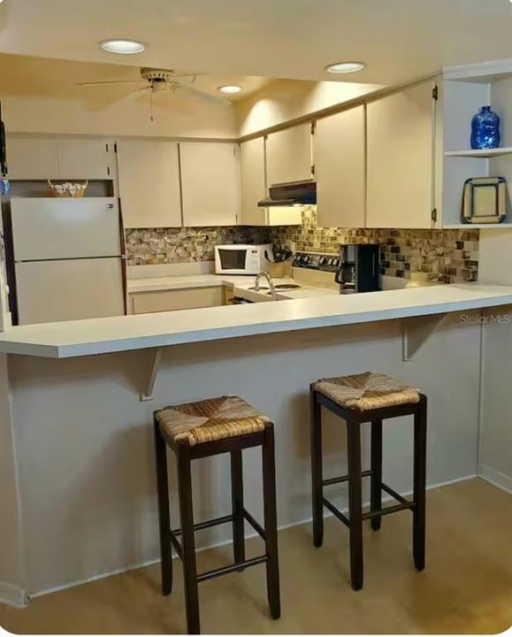 For Sale: $162,000 (2 beds, 2 baths, 1230 Square Feet)