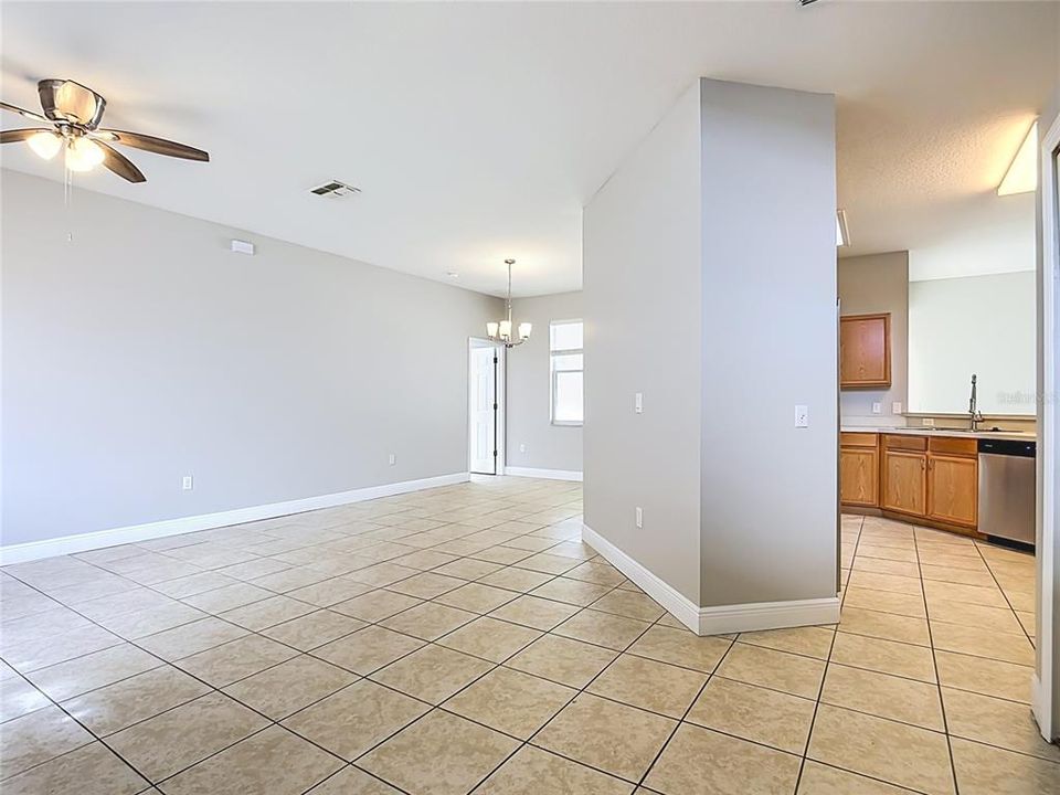 En Venta: $280,000 (3 camas, 2 baños, 1876 Pies cuadrados)