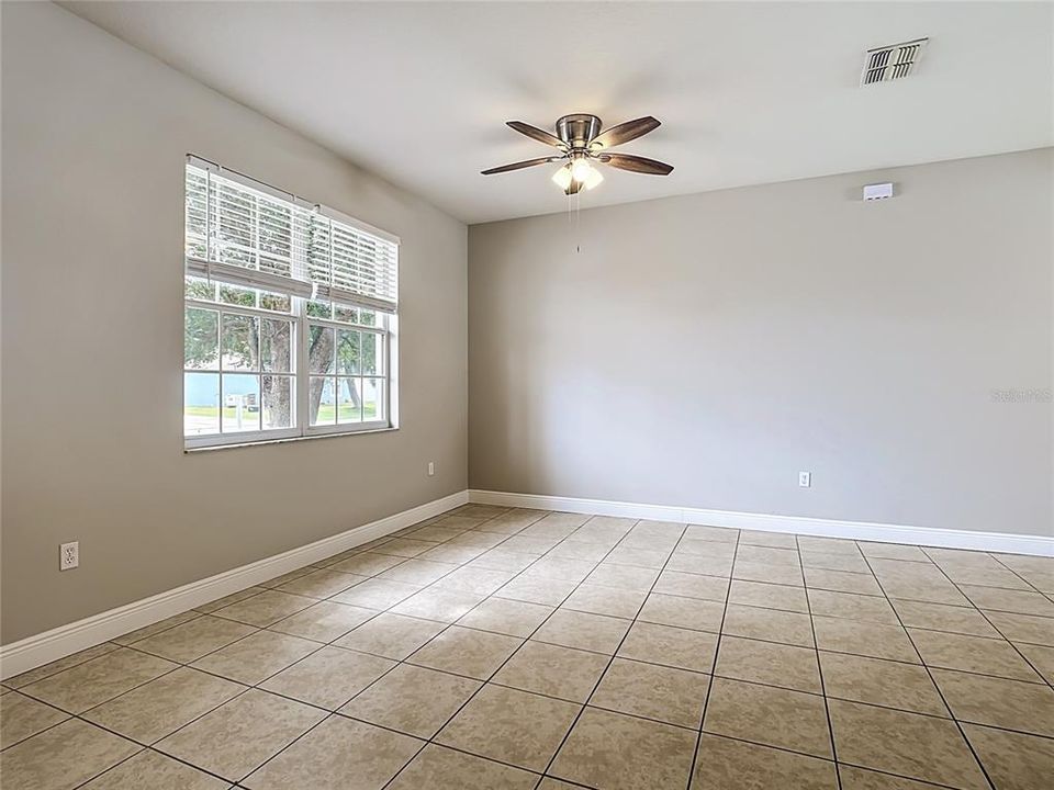 En Venta: $280,000 (3 camas, 2 baños, 1876 Pies cuadrados)