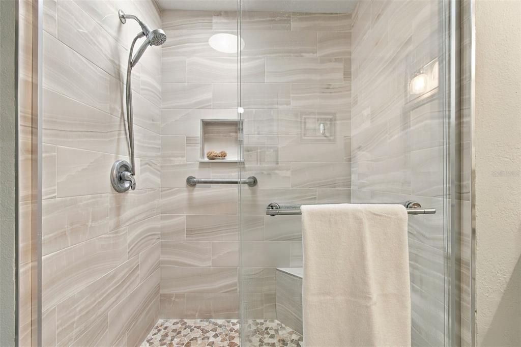 На продажу: $499,000 (2 спален, 2 ванн, 1643 Квадратных фут)
