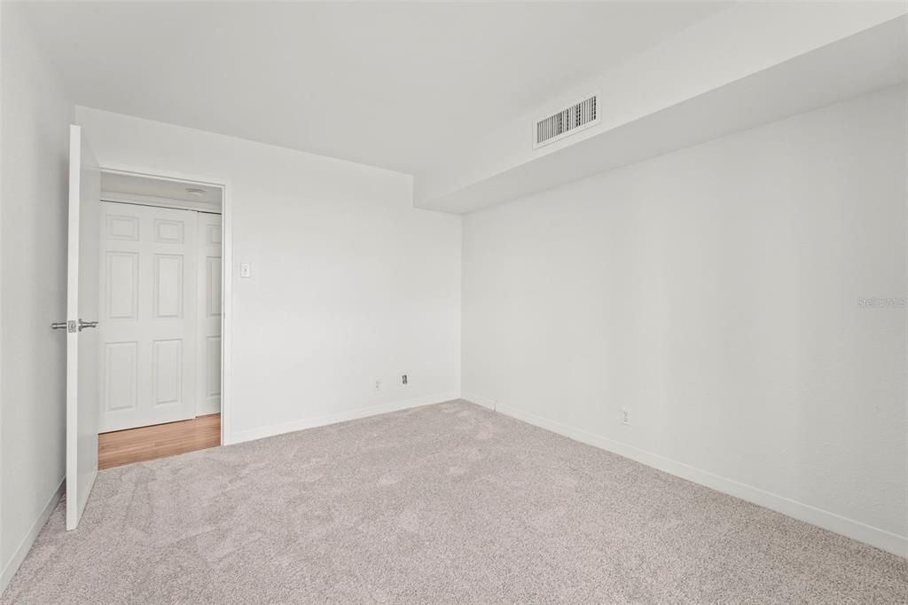 В аренду: $2,200 (2 спален, 2 ванн, 1065 Квадратных фут)