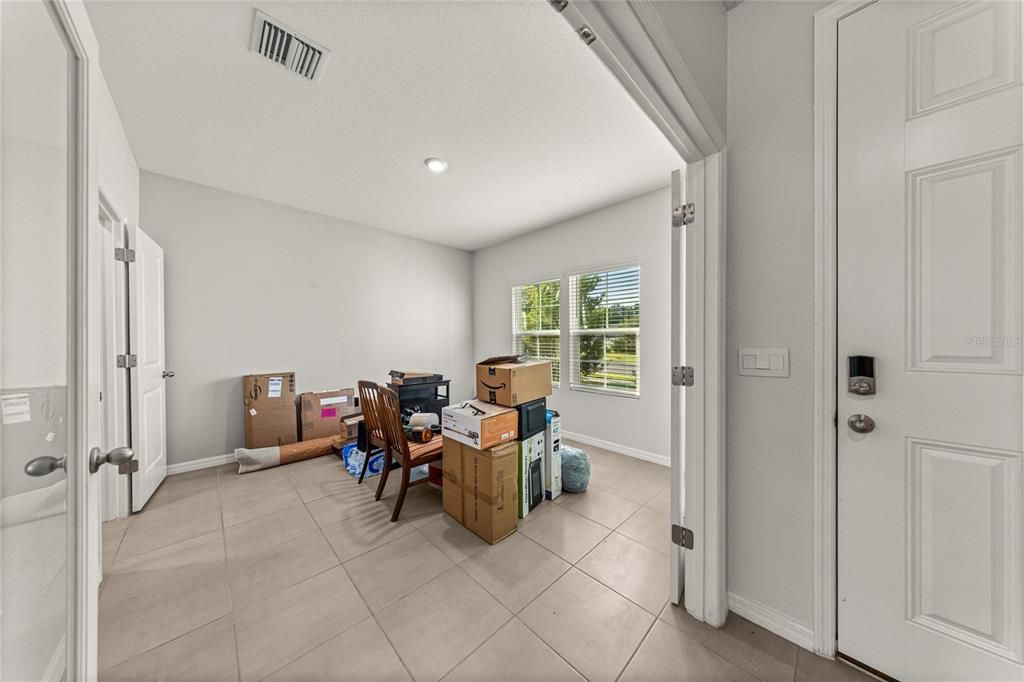 For Sale: $399,000 (5 beds, 3 baths, 2563 Square Feet)
