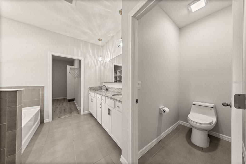 For Sale: $399,000 (5 beds, 3 baths, 2563 Square Feet)