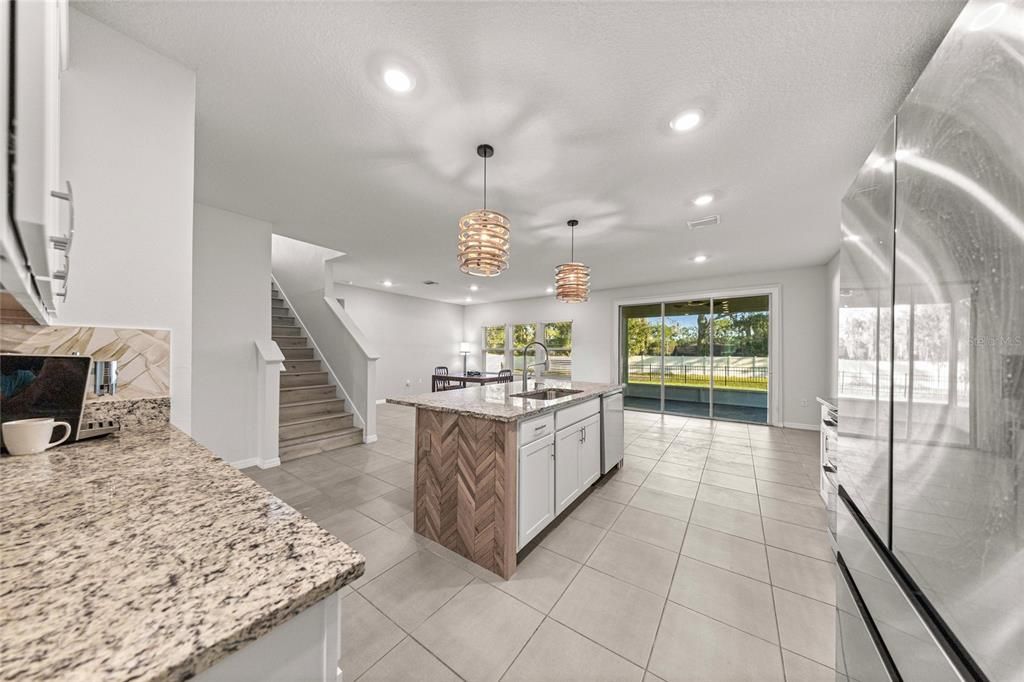 For Sale: $399,000 (5 beds, 3 baths, 2563 Square Feet)
