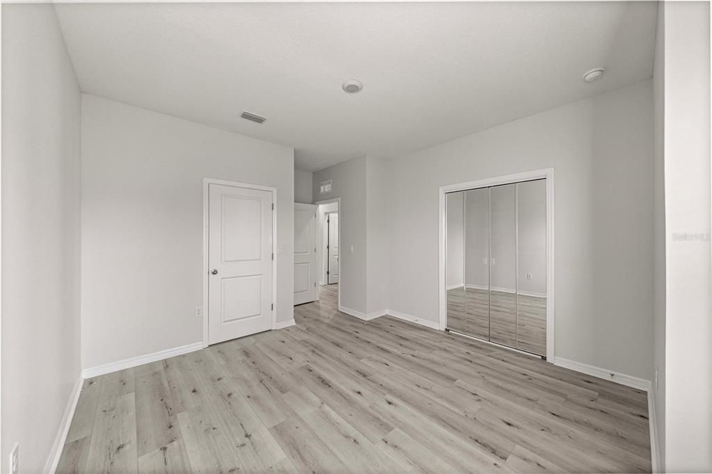 For Sale: $399,000 (5 beds, 3 baths, 2563 Square Feet)