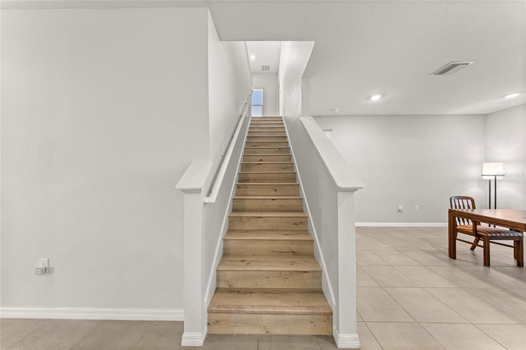 For Sale: $399,000 (5 beds, 3 baths, 2563 Square Feet)