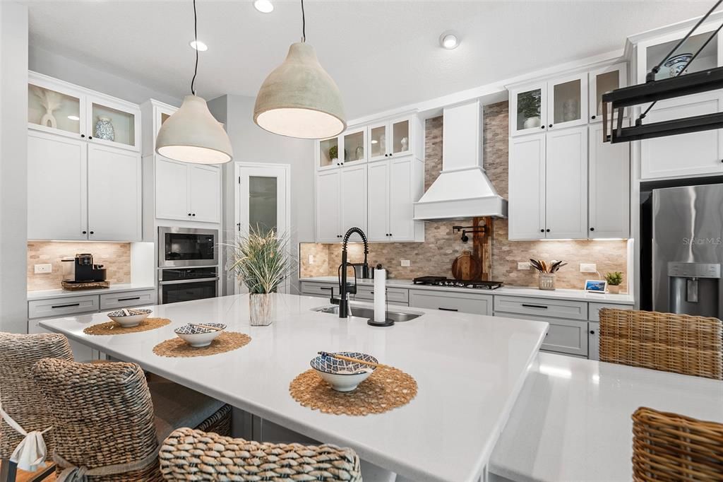 For Rent: $5,985 (5 beds, 4 baths, 3347 Square Feet)