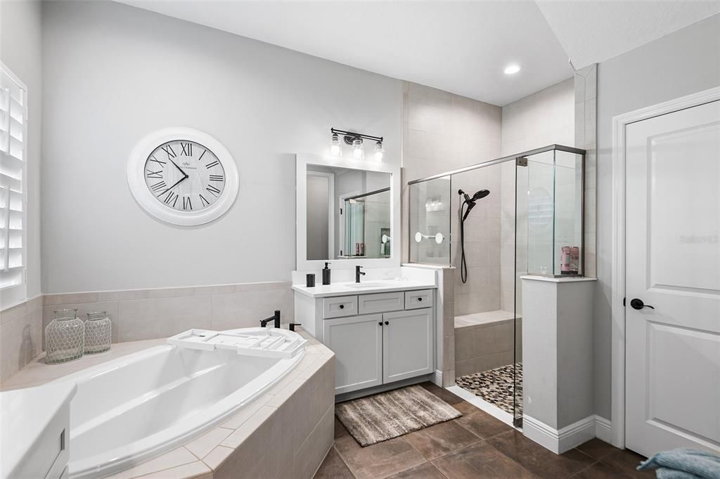 For Rent: $5,985 (5 beds, 4 baths, 3347 Square Feet)