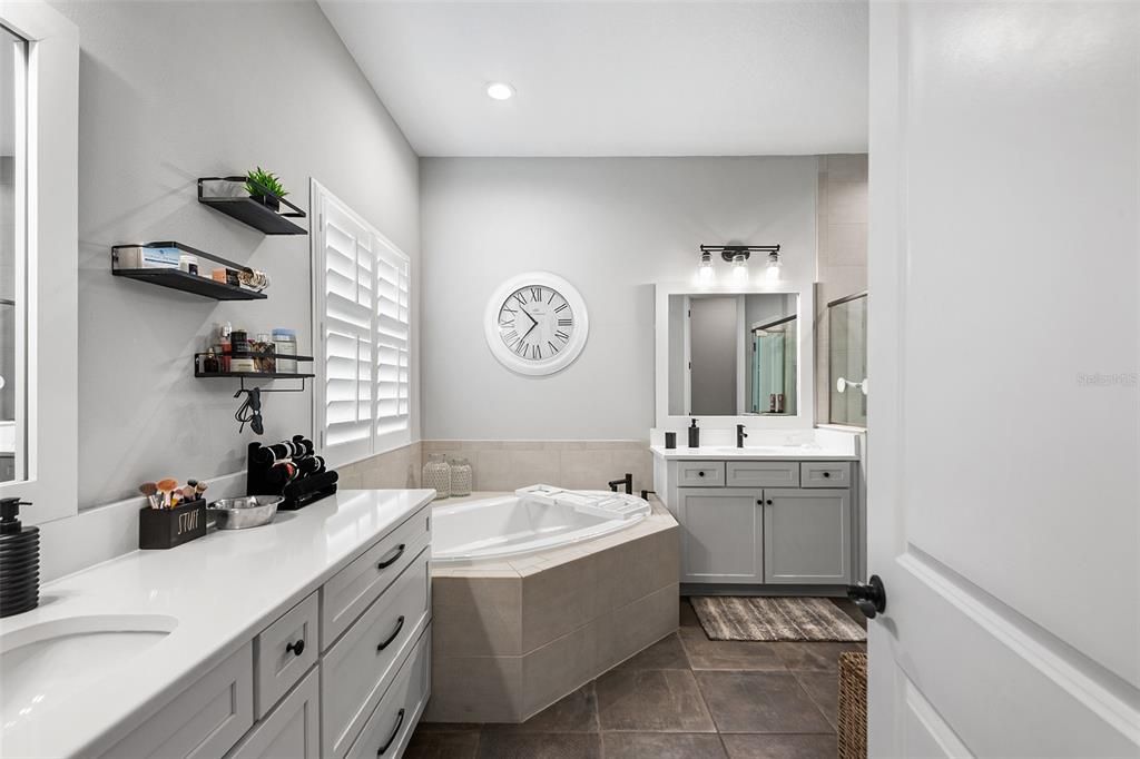 For Rent: $5,985 (5 beds, 4 baths, 3347 Square Feet)