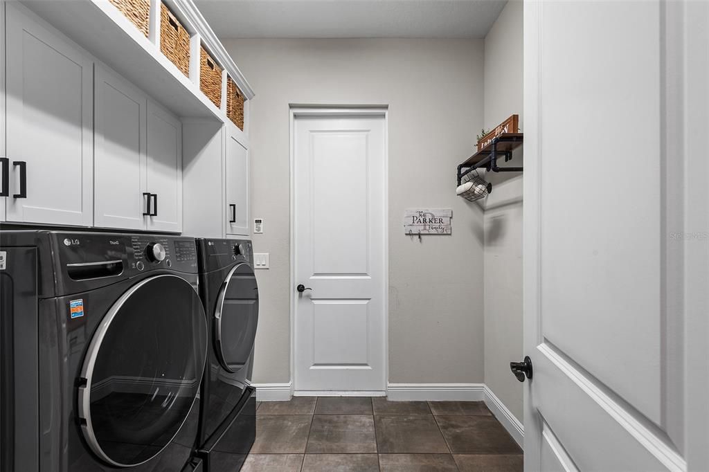 For Rent: $5,985 (5 beds, 4 baths, 3347 Square Feet)