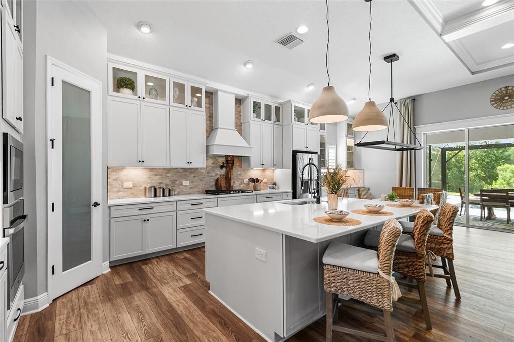 For Rent: $5,985 (5 beds, 4 baths, 3347 Square Feet)
