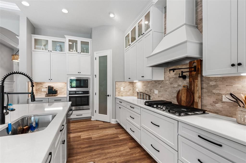 For Rent: $5,985 (5 beds, 4 baths, 3347 Square Feet)