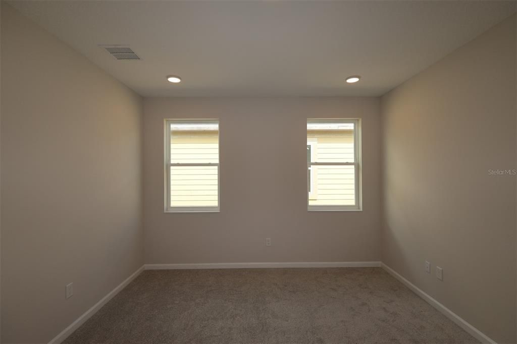 En Venta: $439,990 (4 camas, 3 baños, 2510 Pies cuadrados)