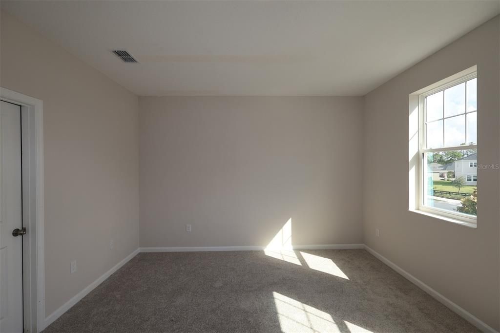 En Venta: $439,990 (4 camas, 3 baños, 2510 Pies cuadrados)