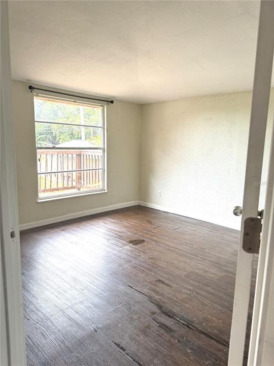 For Rent: $1,500 (3 beds, 2 baths, 900 Square Feet)