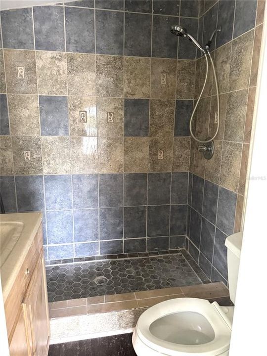 For Rent: $1,500 (3 beds, 2 baths, 900 Square Feet)