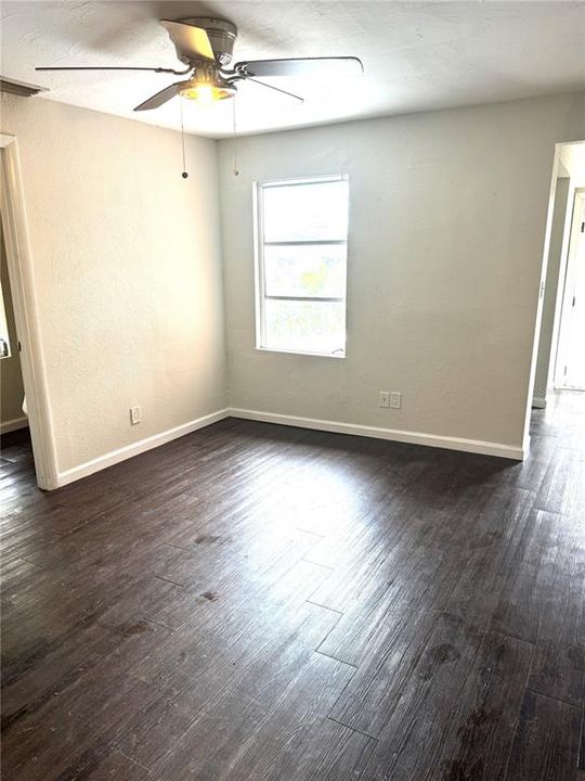 For Rent: $1,500 (3 beds, 2 baths, 900 Square Feet)