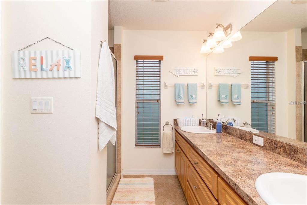 For Rent: $2,350 (3 beds, 2 baths, 1648 Square Feet)