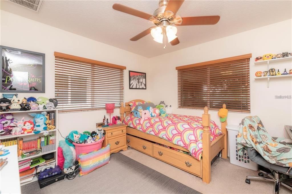 For Rent: $2,350 (3 beds, 2 baths, 1648 Square Feet)