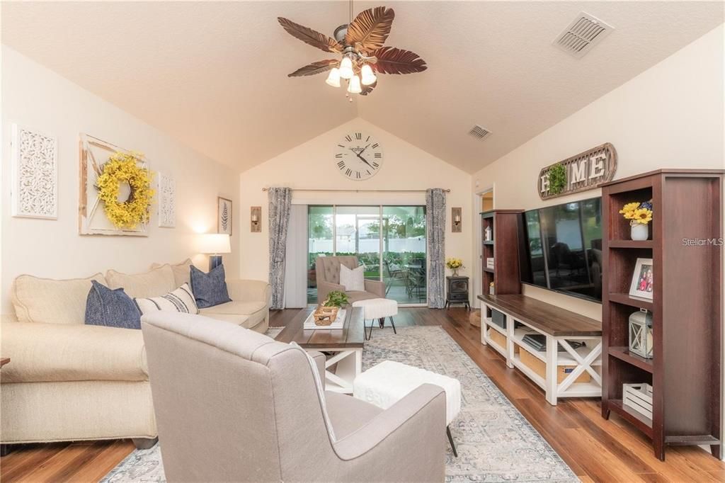 For Rent: $2,350 (3 beds, 2 baths, 1648 Square Feet)