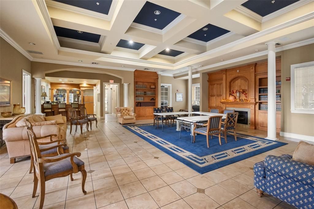 На продажу: $199,900 (2 спален, 2 ванн, 1048 Квадратных фут)