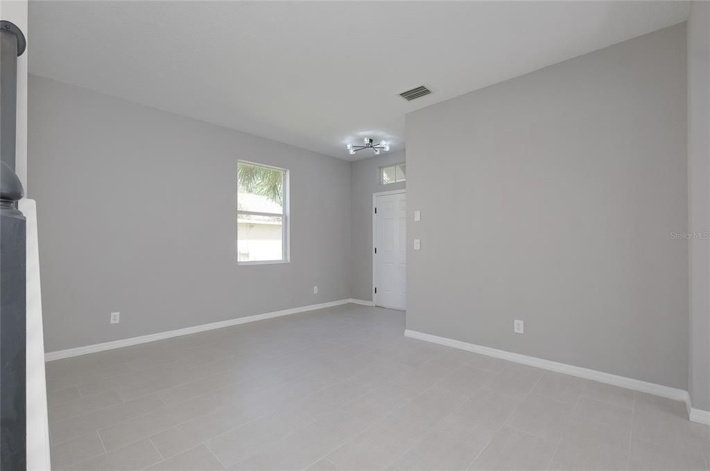 En Venta: $435,000 (4 camas, 2 baños, 2012 Pies cuadrados)