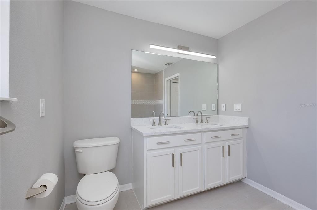 En Venta: $435,000 (4 camas, 2 baños, 2012 Pies cuadrados)