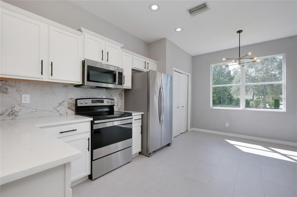 En Venta: $435,000 (4 camas, 2 baños, 2012 Pies cuadrados)