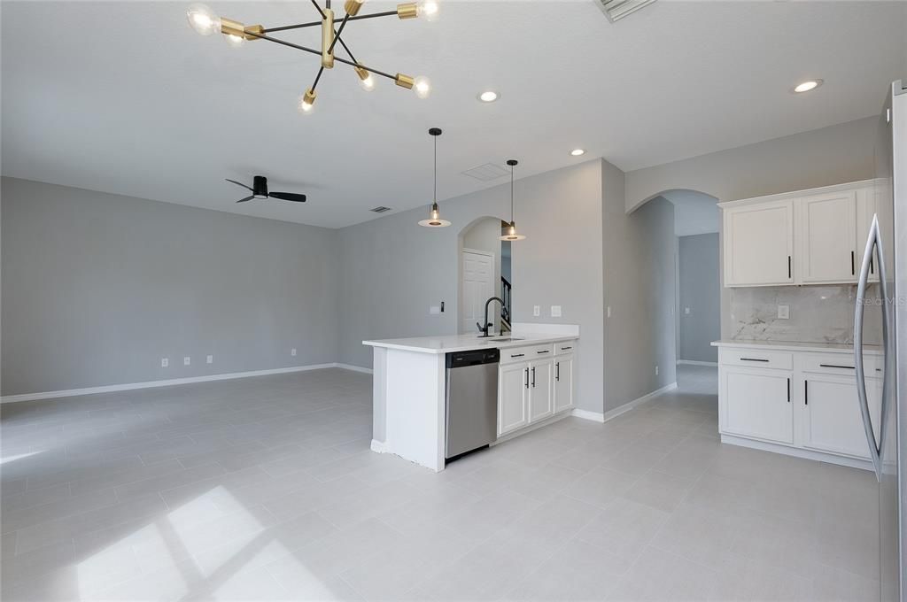 En Venta: $435,000 (4 camas, 2 baños, 2012 Pies cuadrados)