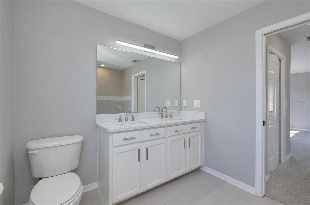 En Venta: $435,000 (4 camas, 2 baños, 2012 Pies cuadrados)
