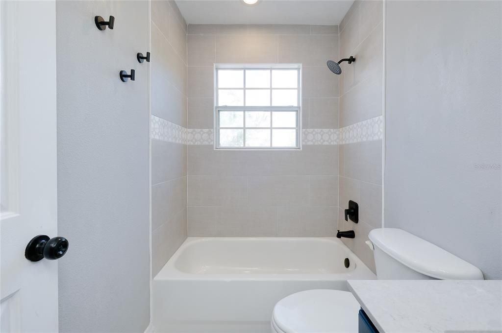 En Venta: $435,000 (4 camas, 2 baños, 2012 Pies cuadrados)