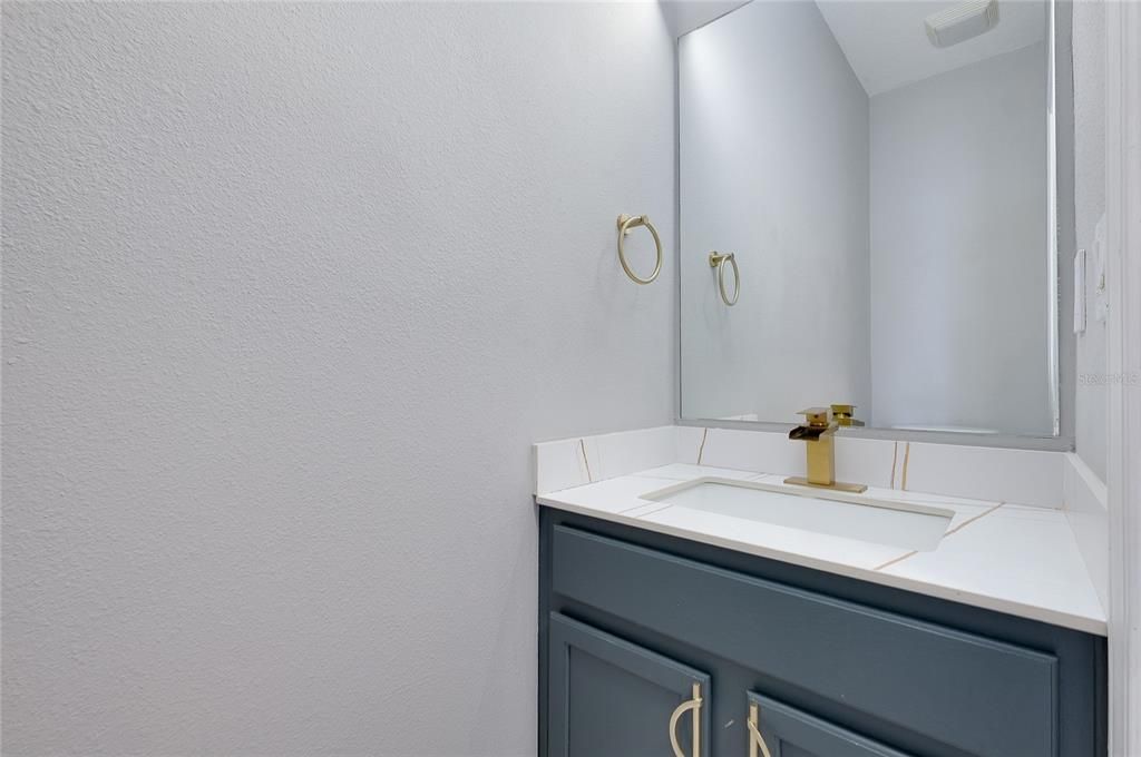 En Venta: $435,000 (4 camas, 2 baños, 2012 Pies cuadrados)