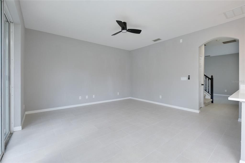En Venta: $435,000 (4 camas, 2 baños, 2012 Pies cuadrados)
