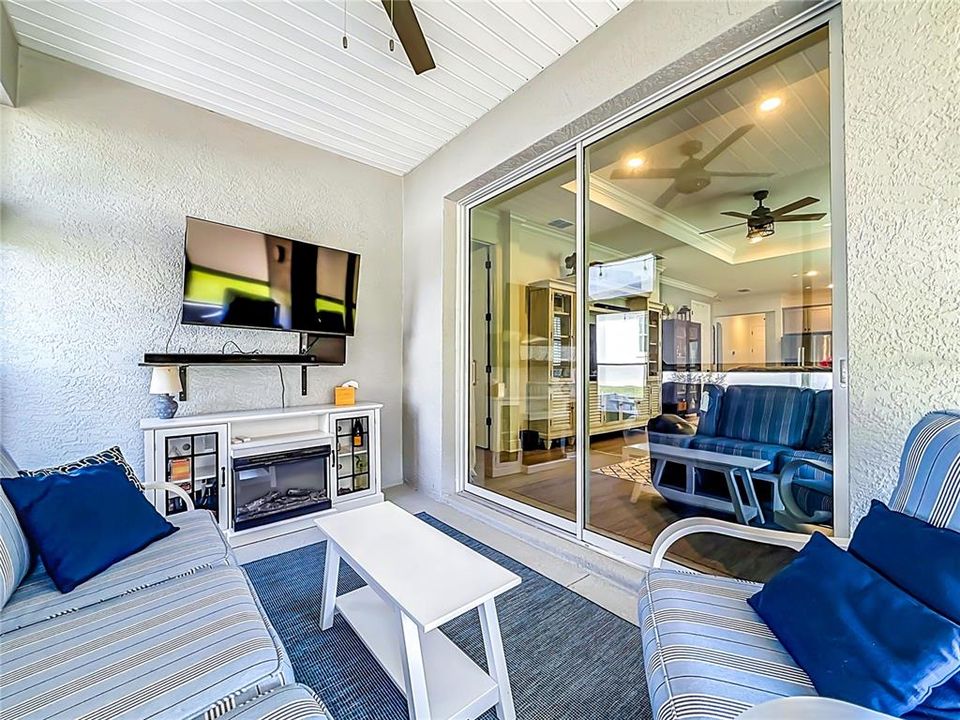For Sale: $309,900 (2 beds, 2 baths, 1469 Square Feet)