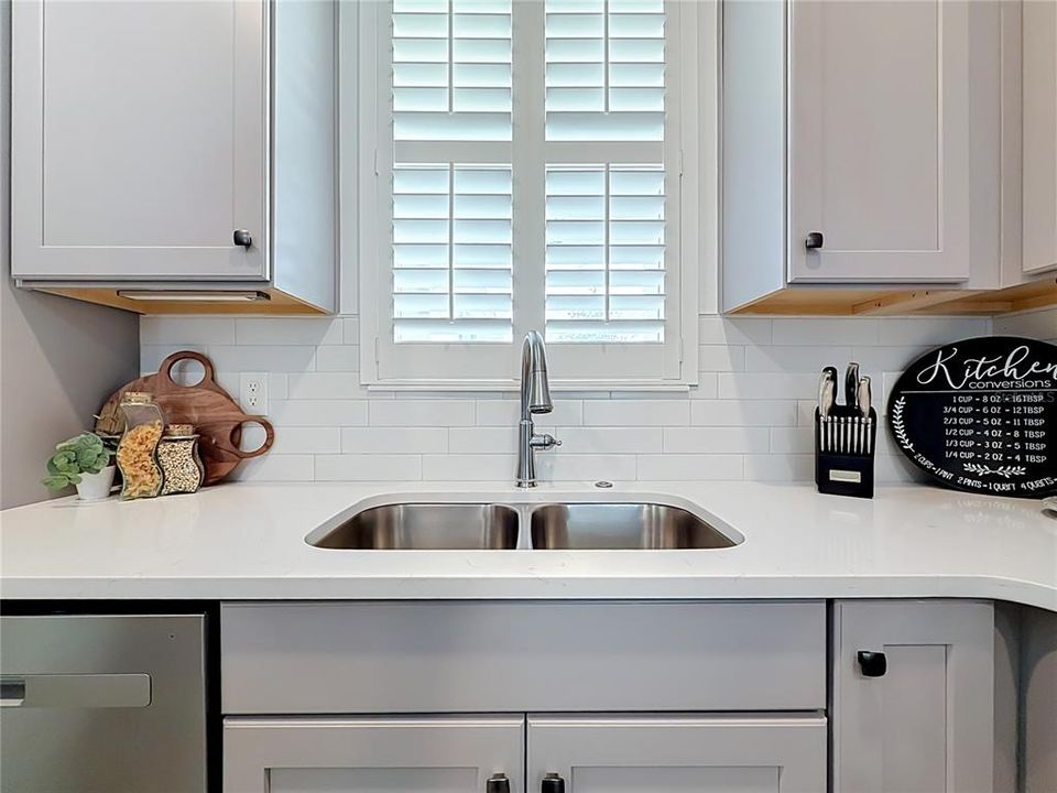 For Sale: $309,900 (2 beds, 2 baths, 1469 Square Feet)