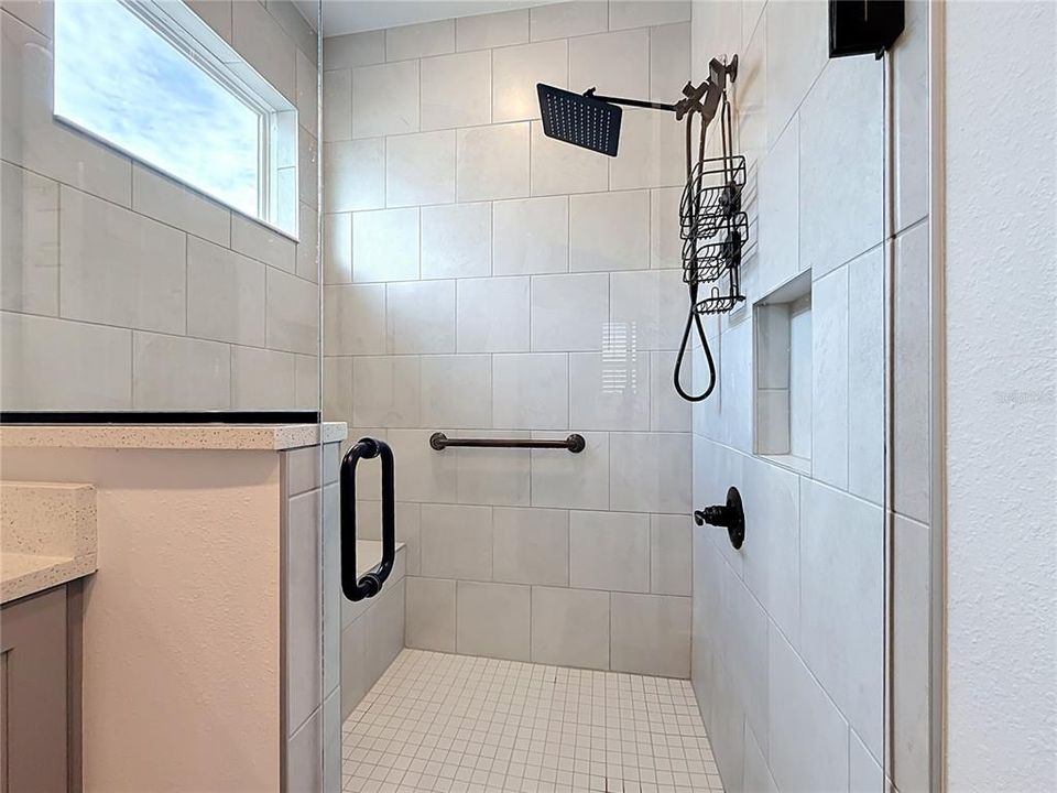 For Sale: $309,900 (2 beds, 2 baths, 1469 Square Feet)