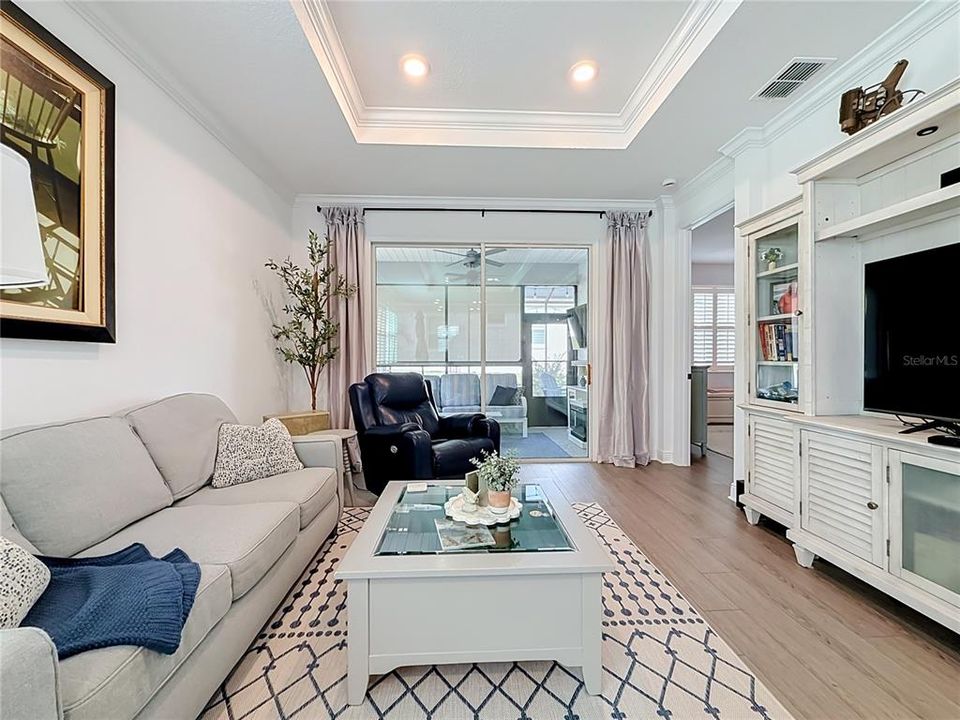For Sale: $309,900 (2 beds, 2 baths, 1469 Square Feet)