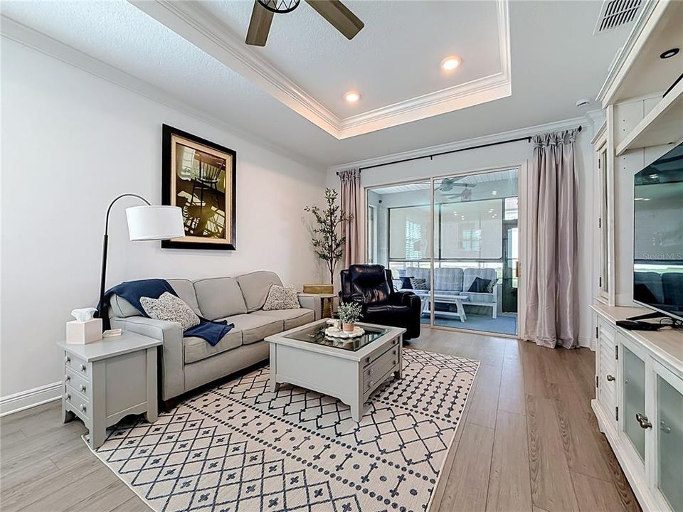 For Sale: $309,900 (2 beds, 2 baths, 1469 Square Feet)