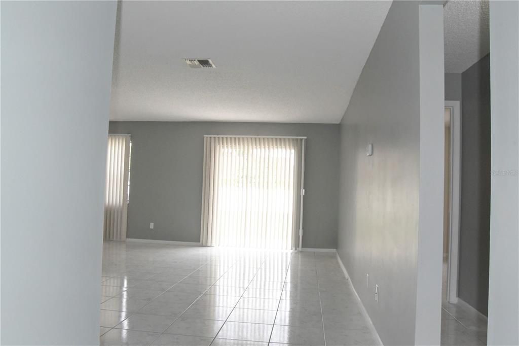 For Rent: $1,950 (3 beds, 2 baths, 1132 Square Feet)