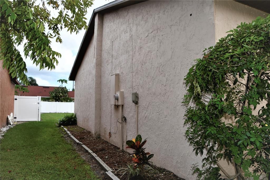 For Rent: $1,950 (3 beds, 2 baths, 1132 Square Feet)