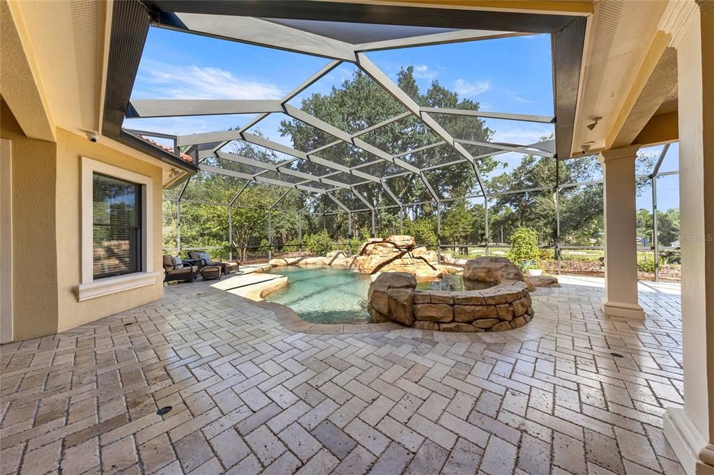 For Sale: $750,000 (4 beds, 3 baths, 2961 Square Feet)