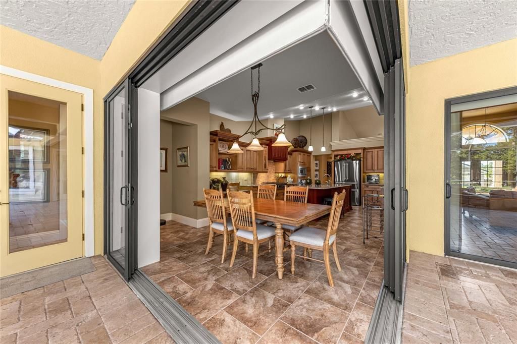 For Sale: $750,000 (4 beds, 3 baths, 2961 Square Feet)
