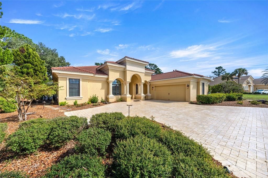 For Sale: $750,000 (4 beds, 3 baths, 2961 Square Feet)