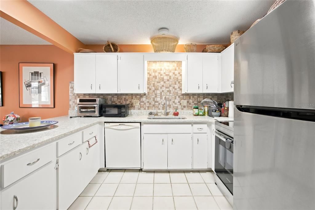На продажу: $149,990 (2 спален, 2 ванн, 1493 Квадратных фут)